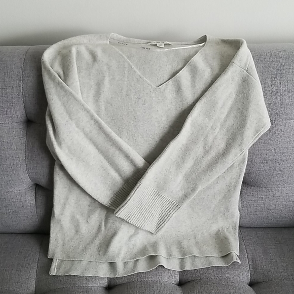 Light grey wool sweater w flared sleeves - Picture 2 of 9